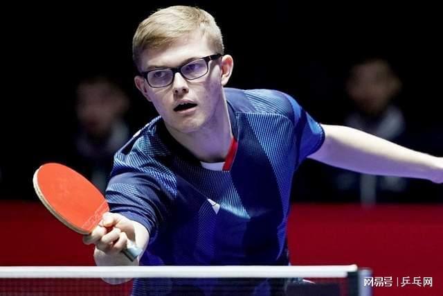 气氛更加友 气氛更加友